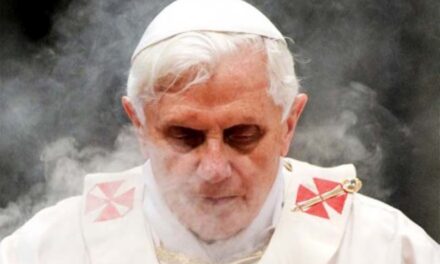 Benedetto XVI si dimetterà a giorni