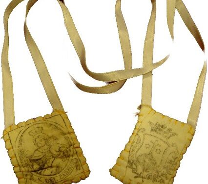 Conoscete lo Scapolare? E la Promessa del Paradiso per chi lo porta?