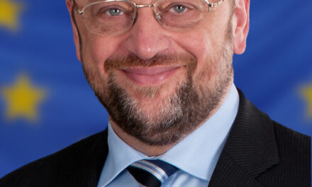 Schulz (sì, quello che contestò Berlusconi) ora tratta a nome della UE con i “nazionalisti” ucraino-atlantisti di Svoboda