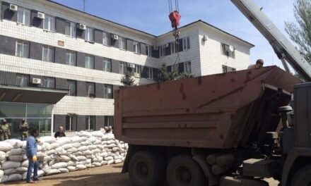 I prigionieri di Slavyansk non sono OSCE. Intanto Kiev cerca aiuto in Georgia