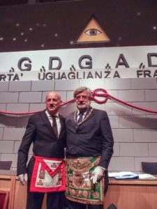 Il neo eletto Gran Maestro Stefano Bisi a sx e l'ex Gran Maestro Gustavo Raffi a dx