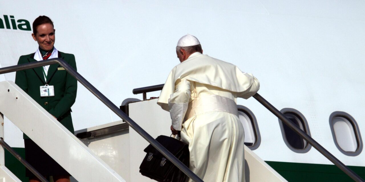 In volo: Francesco su Sinodo, celibato, rinuncia e incontro Peres-Abu Mazen.