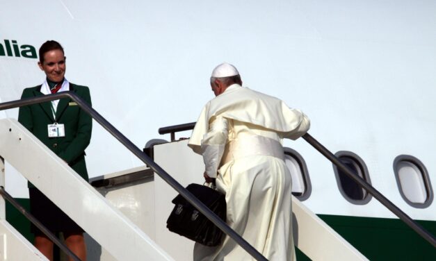 In volo: Francesco su Sinodo, celibato, rinuncia e incontro Peres-Abu Mazen.