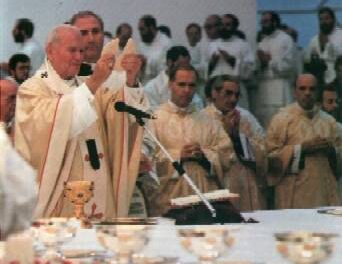 Novus Ordo Missae: «impressionante allontanamento dalla teologia cattolica»