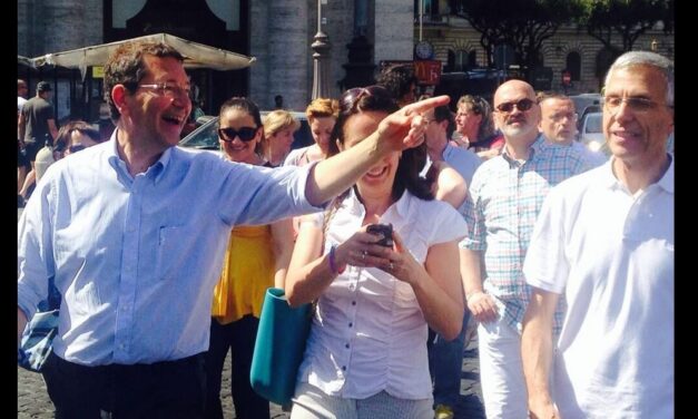 Il cattocomunista Matteo Renzi apre alle unioni omosessualiste