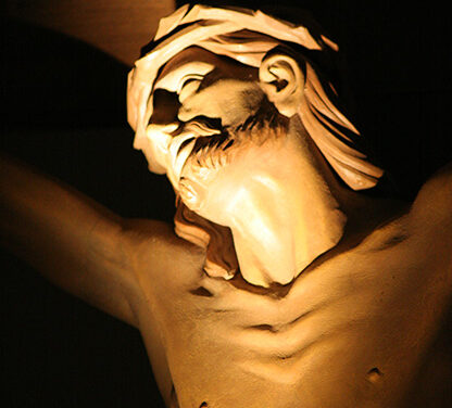 Crepet: “Il Crocefisso ti fa venire l’angoscia, è come uno sulla sedia elettrica”