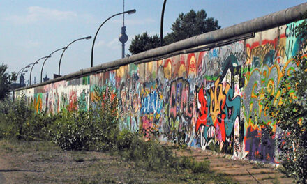 9 Novembre 1989: cade il muro di Berlino.