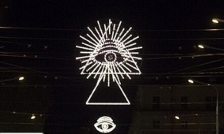 I massoni criticano le luminarie antimassoniche di Bologna