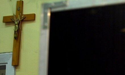 C’è persino il ‘Rapporto sulla libertà di pensiero’ e dice che in Italia… siamo schiavi del Vaticano!