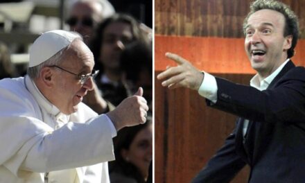 Bergoglio chiama Benigni ‘un grande artista italiano’