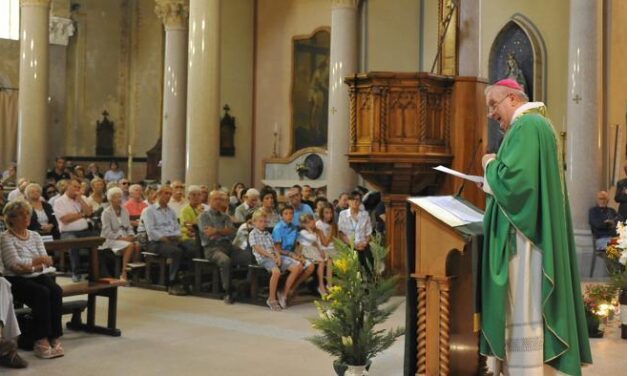 Il vescovo: “Mancano preti, i laici sul pulpito”