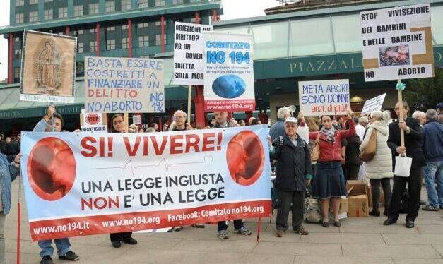 A Milano e Caserta il corteo NO194. Avv. Guerini: uniti nella battaglia. Reagire alle contestazioni