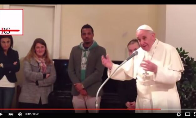 [Video] Bergoglio ai presunti rifugiati: Bibbia e Corano lo stesso Dio… condividere!