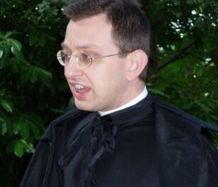 [VIDEO] Intervista a don M. Tranquillo (FSSPX) sulle “concessioni” di Bergoglio nell’anno giubilare