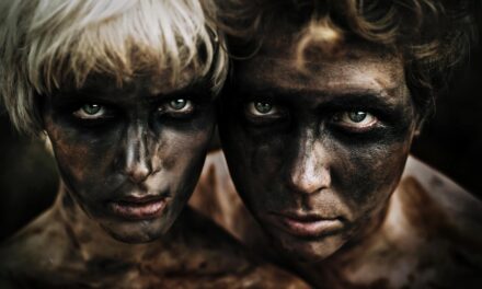 [SEGNALAZIONE] L’ombra delle mosche: il nuovo saggio di Luca Fumagalli