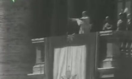 [VIDEO] Pio XII: I Turchi moderni sono i Comunisti. O con Dio o contro Dio!