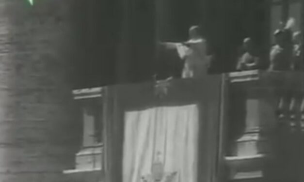 [VIDEO] Pio XII: I Turchi moderni sono i Comunisti. O con Dio o contro Dio!