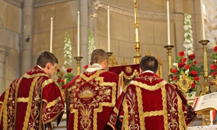 Il Cielo ci protegge attraverso la Santa Messa