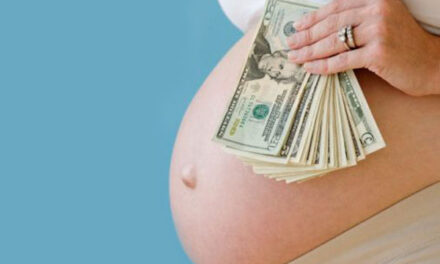 Non si può sdoganare l’utero in affitto. È e resta una compravendita di bambini.