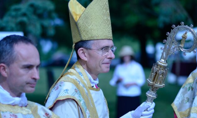 Intervista con Mons. Bernard Tissier de Mallerais