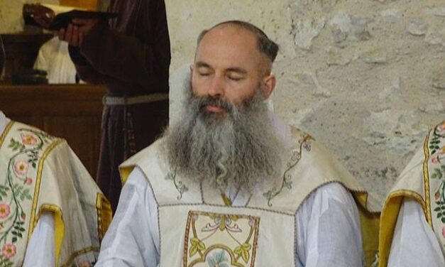 Don Régis de Cacqueray: perché non smettere di combattere?