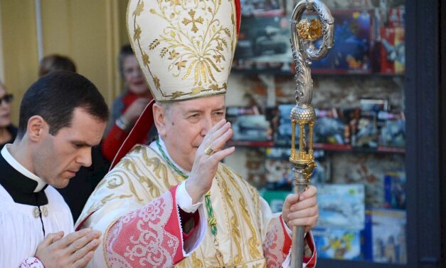 L’ingiustificata rimozione del vescovo di Albenga