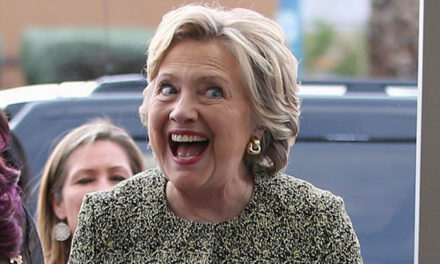 Nuovi dati Wikileaks: lo staff della Clinton scriveva messaggi chiaramente anticattolici