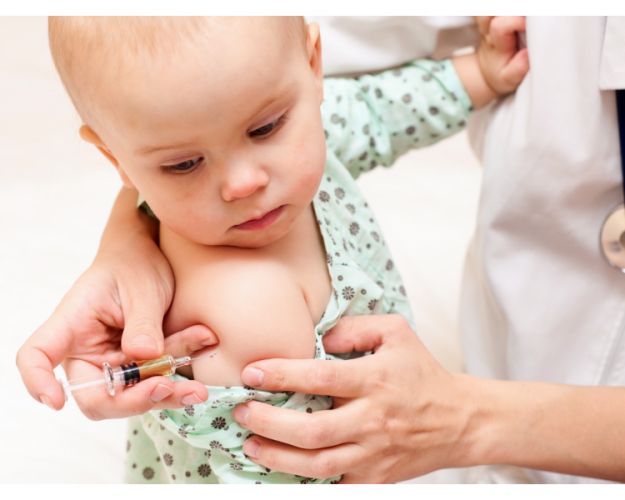 Lorenzin e “lobby dei vaccini” versus famiglie: niente obiezione di coscienza