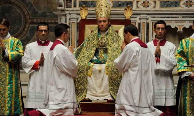 The Young Pope: finale di stagione per Pio XIII