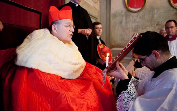 Monizioni canoniche: alcuni cardinali stanno per compiere un ‘atto di correzione formale’ verso Bergoglio?