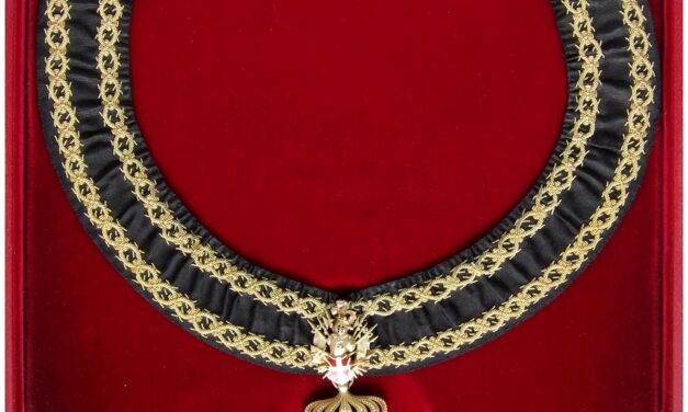 Bergoglio allo sbaraglio. Ora l’Ordine di Malta: Francesco stia fuori dai nostri affari interni