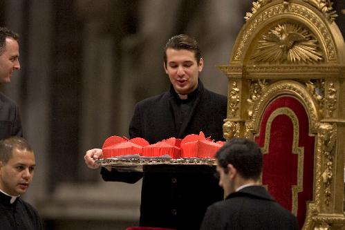 Ancora card. Burke: Amoris Laetitia non è magistero, senza chiarimenti ci sarà devastazione, non temo perdita cardinalato ma giudizio Dio