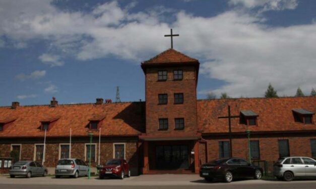 “Togliete quella chiesa da Auschwitz”