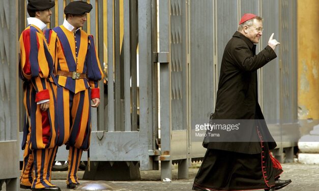 L’intercomunione sdoganata e le “ombre cinesi” di Bergoglio