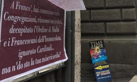[Misericordina&affini] Manifesti ironici su Bergoglio: polizia indaga in ambienti ‘conservatori’