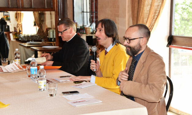 [VIDEO] Un anno fa: giornata radiospadista, tavola rotonda con don F. Abrahamowicz, A. Gnocchi e P. Seveso