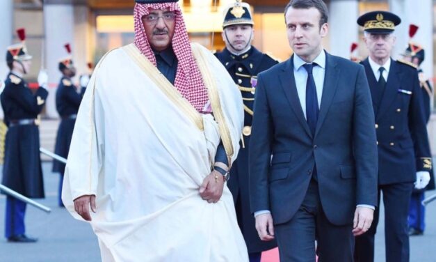 Quelle relazioni pericolose tra Macron e i satrapi di Arabia saudita e Qatar