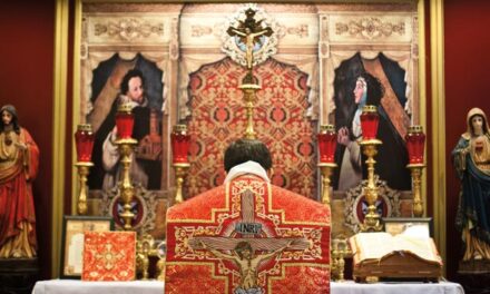 Ordinato sacerdote il figlio del primo ministro polacco. La sua prima Messa sarà la Messa di sempre