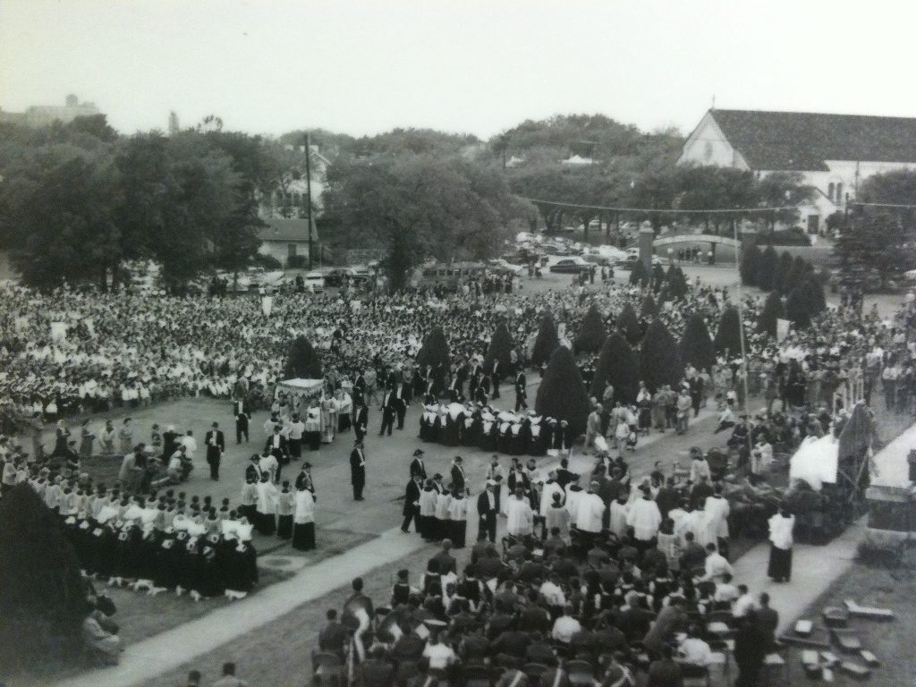 procession2