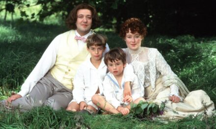 “Accendi una candela all’altare della Vergine e prega per me”: quando Oscar Wilde e la moglie Constance pensarono di convertirsi al cattolicesimo