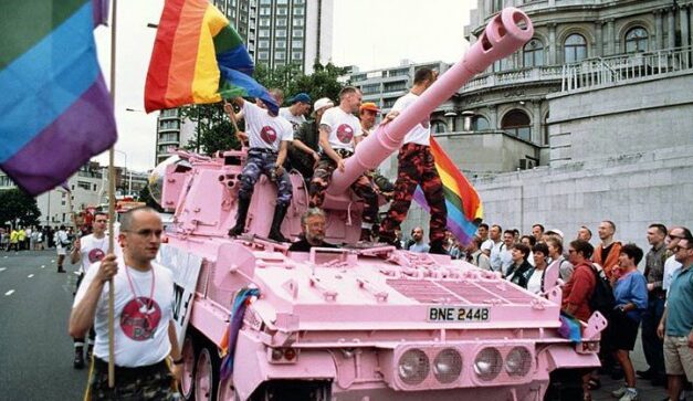 Tra LGBT che invocano il vescovo e preti ‘in uscita’ la Gaystapo ha conquistato la chiesa (reggiana)?