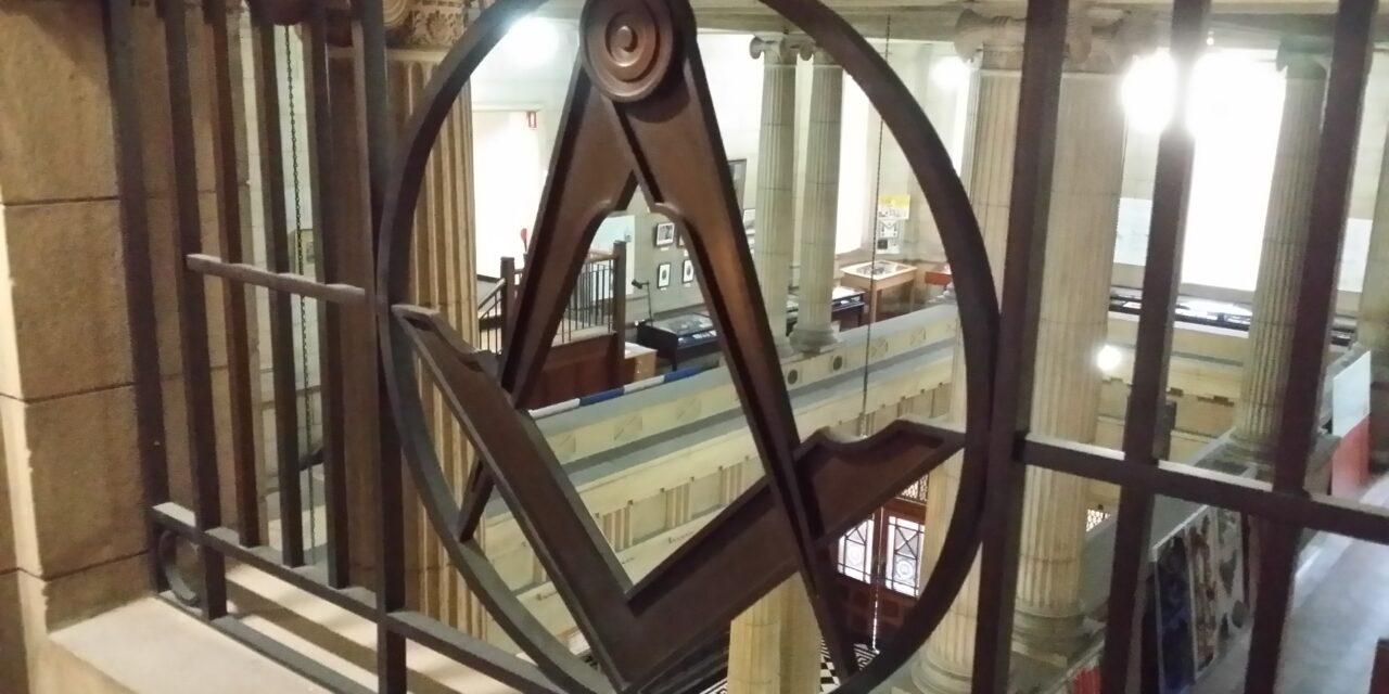 [CRONACHE DELL’ANTICRISTO] La religione dell’uomo e il suo culto massonico