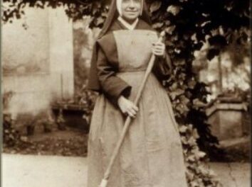 [DIFUNDE TU FE CATOLICA] SOR JOSEFA MENÉNDEZ, la Víctima del Sagrado Corazón de Jesús