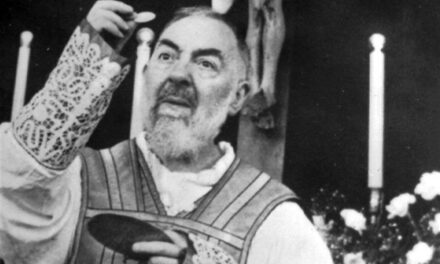 [DIFUNDE TU FE CATOLICA] LA AYUDA DEL PADRE PÍO A UN ALMA DEL PURGATORIO