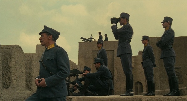 [Al pie del trono vacante] “Fortalezas, fortalices y bunkers”