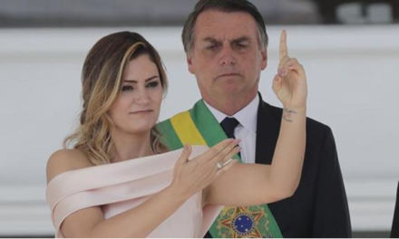 Brasile, la “first lady” di Bolsonaro voleva far togliere dal Palazzo presidenziale tutte le immagini cattoliche