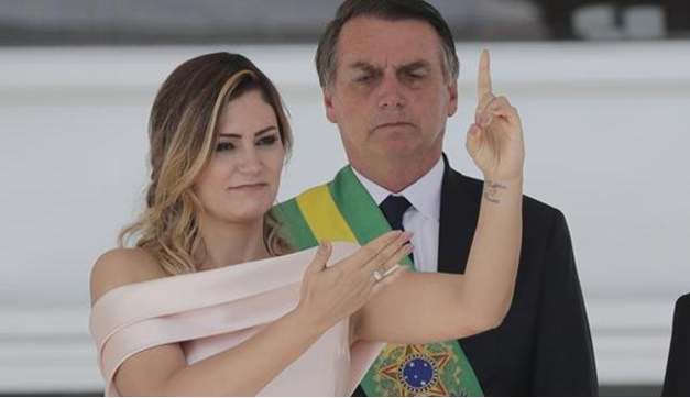 Brasile, la “first lady” di Bolsonaro voleva far togliere dal Palazzo presidenziale tutte le immagini cattoliche