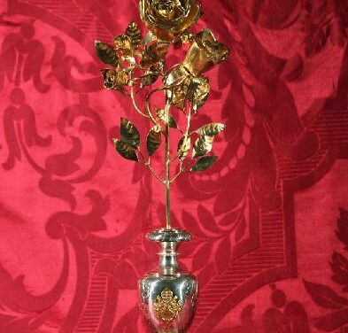 La Rosa d’Oro. Storia e significato.