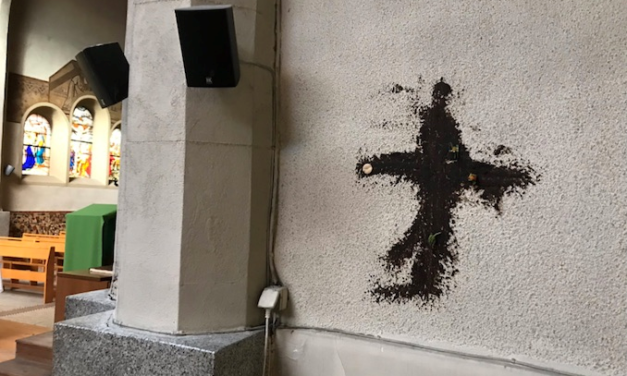 Profanato il cuore cattolico d’Europa
