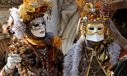 [DIFUNDE TU FE CATOLICA] ¿QUÉ HACE UN CATÓLICO EN CARNAVAL?